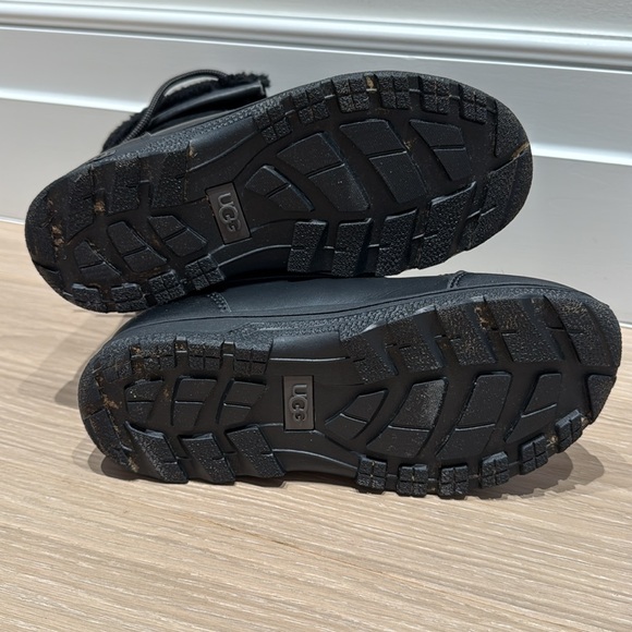 UGG kids boys girls Black Lace-Up Winter Boots Size 3. EU 35 - Picture 10 of 11